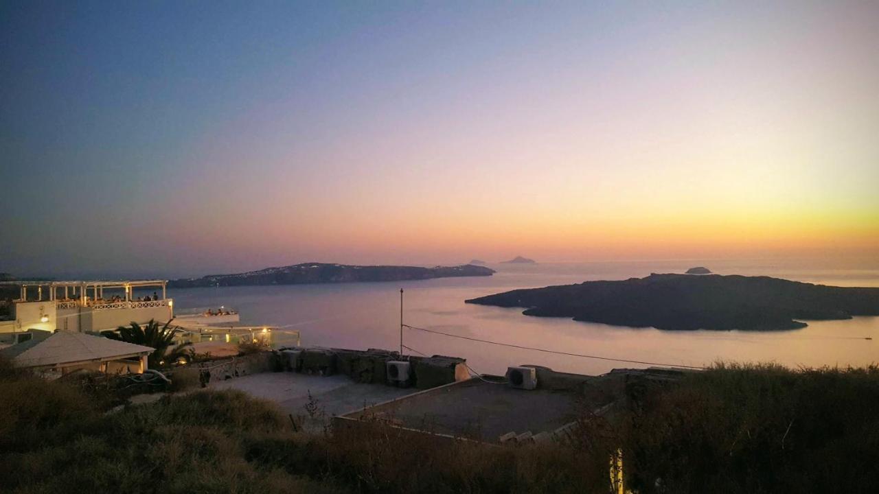 Santorini Pleasure Studios Fira  Exteriér fotografie