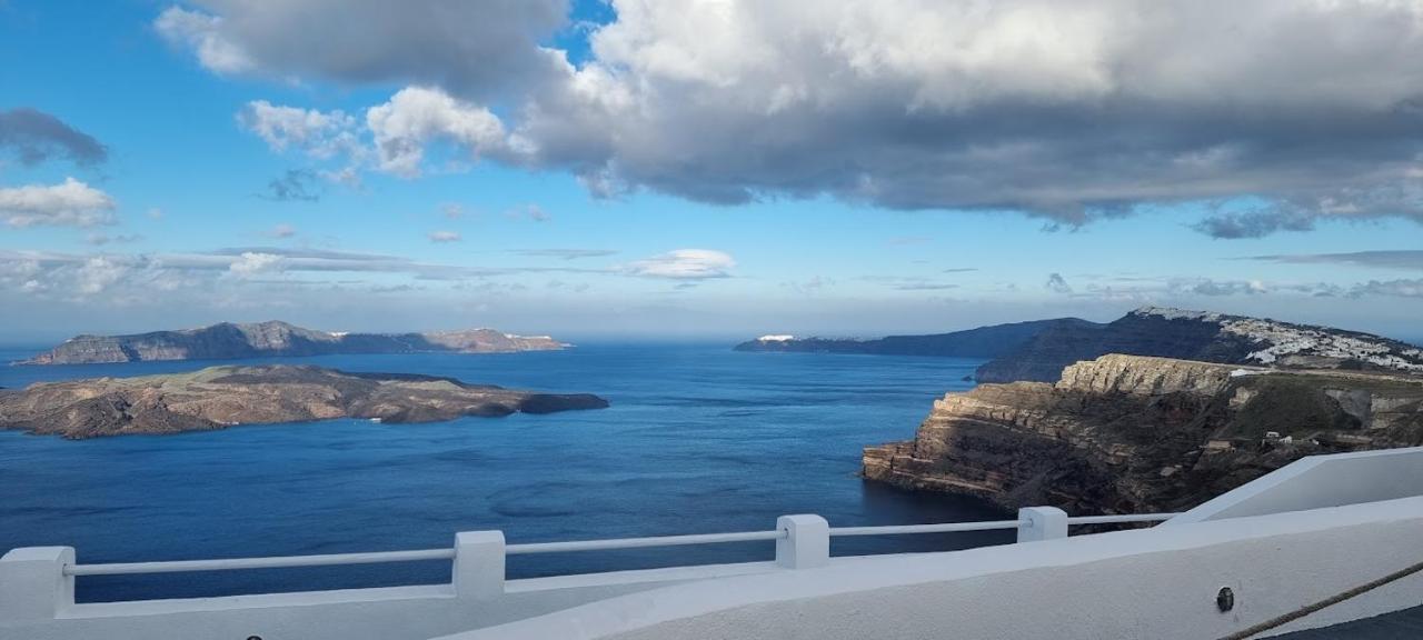 Santorini Pleasure Studios Fira  Exteriér fotografie