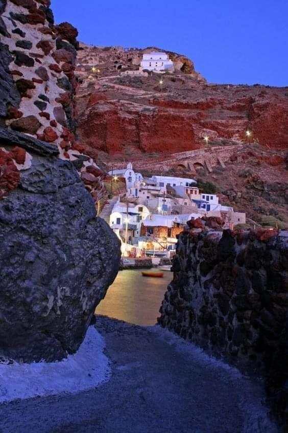 Santorini Pleasure Studios Fira  Exteriér fotografie