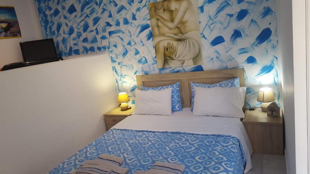 Santorini Pleasure Studios Fira  Exteriér fotografie