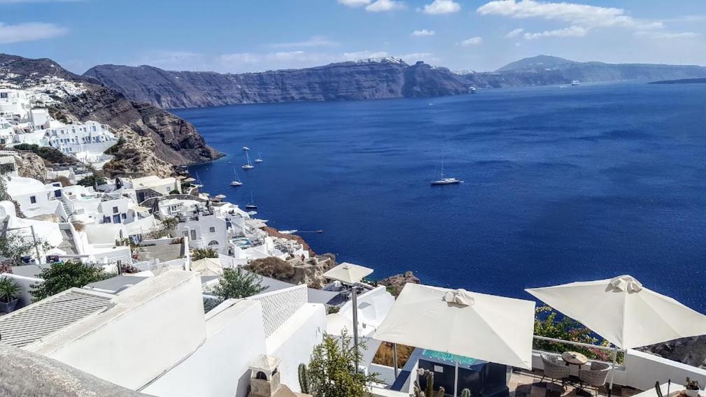 Santorini Pleasure Studios Fira  Exteriér fotografie